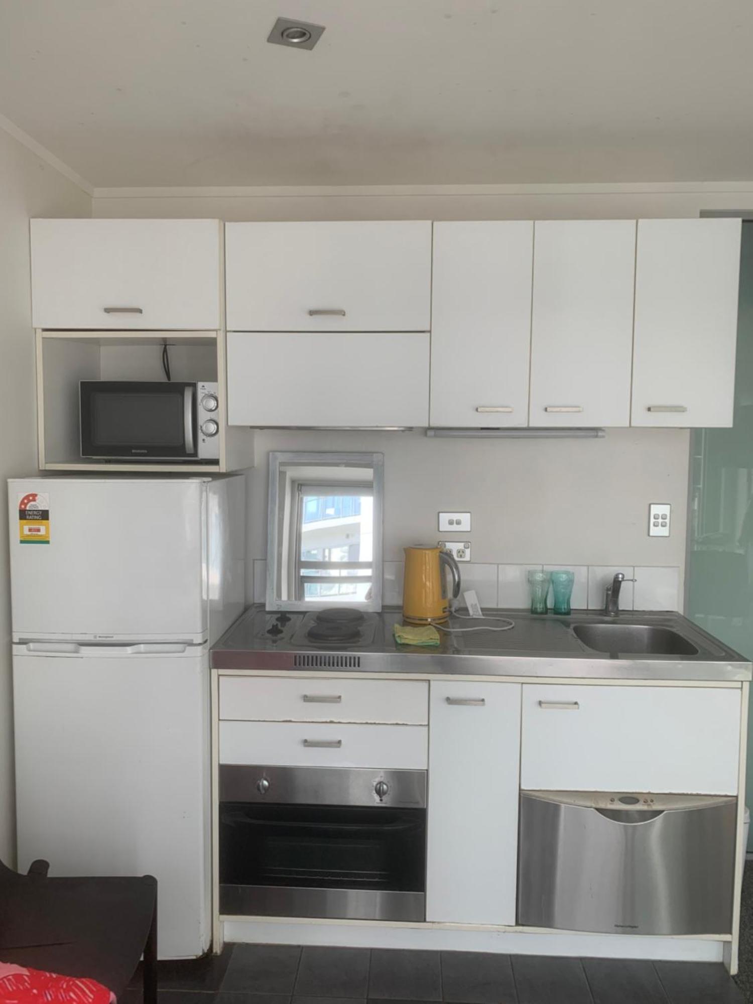 Heart Of - Entire 2 X Bedroom On Queen Street Apartment
